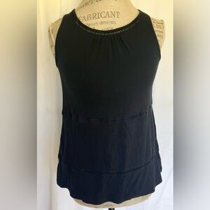 Old Navy Womens Sleeveless Tiered Blouse in Black Jack Sz S